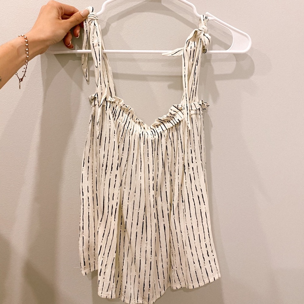 striped tie tank